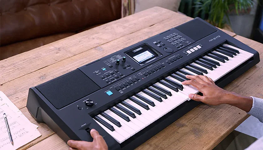 Yamaha PSR E473 синтезатор для начинающих