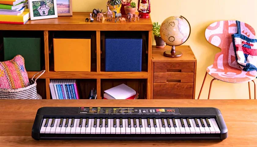 Yamaha PSR F52 синтезатор для начинающих