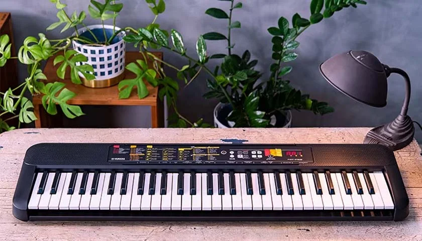 Yamaha PSR F52 синтезатор для обучения