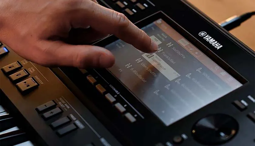 Yamaha PSR SX720 профессиональный синтезатор