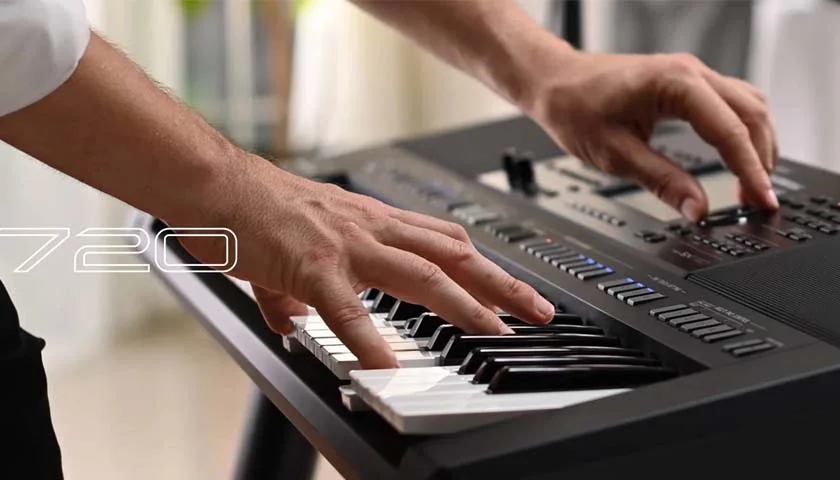 Yamaha PSR SX720 синтезатор