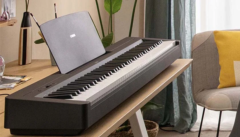 Yamaha P 145B Black