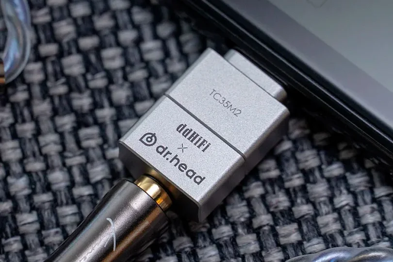 Небольшой усилитель для наушников и смартфона