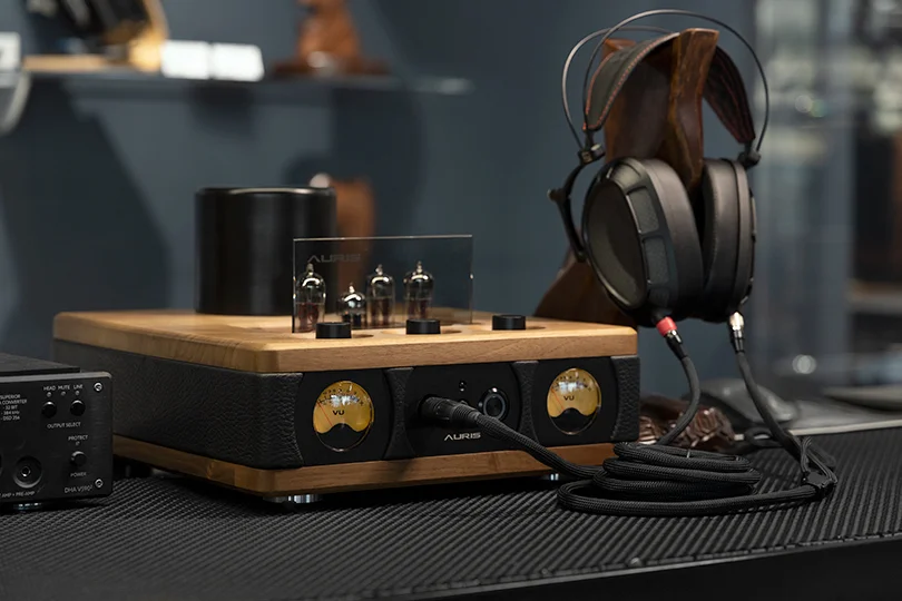 История Auris Audio: премиальные ламповые усилители для наушников и ...