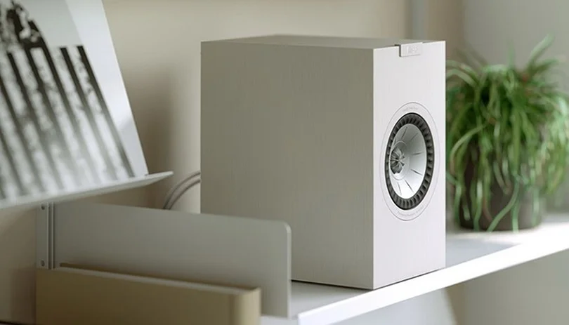 KEF Q1 Meta