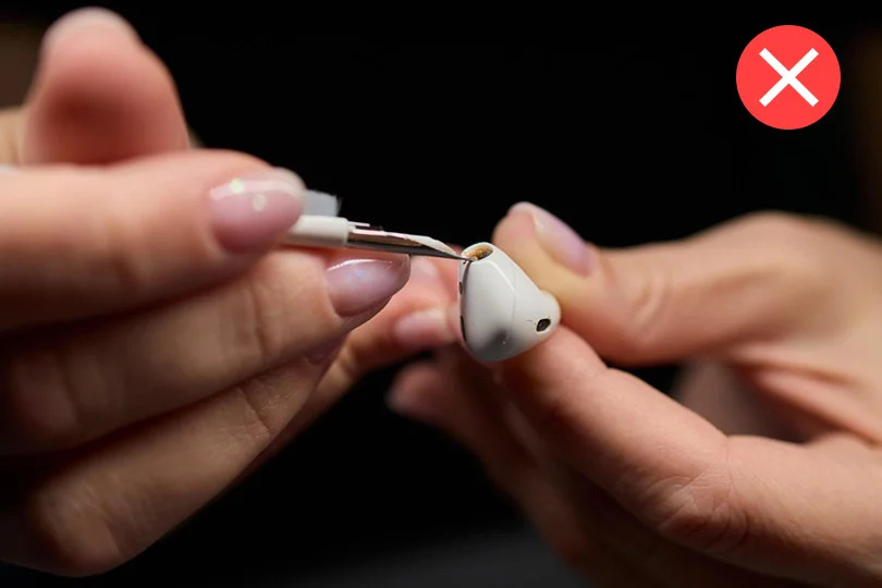 Что нельзя делать при чистке наушников