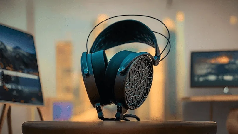 Пример полноразмерных наушников