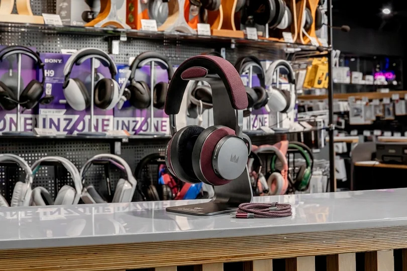 Noble Audio FoKus Apollo Pro Burgundy Red — наушники с акцентом на гибридный звук и автономность