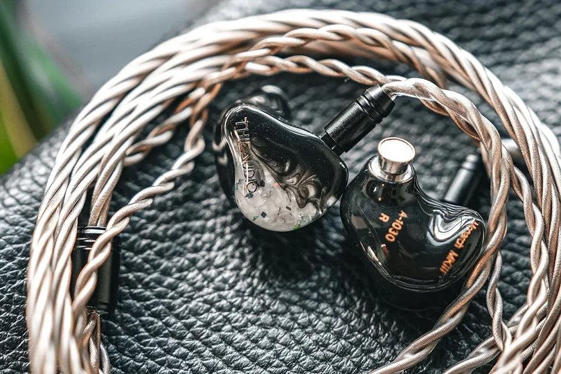 THIEAUDIO Monarch MKIII Default Black — современный взгляд на премиальный персональный звук