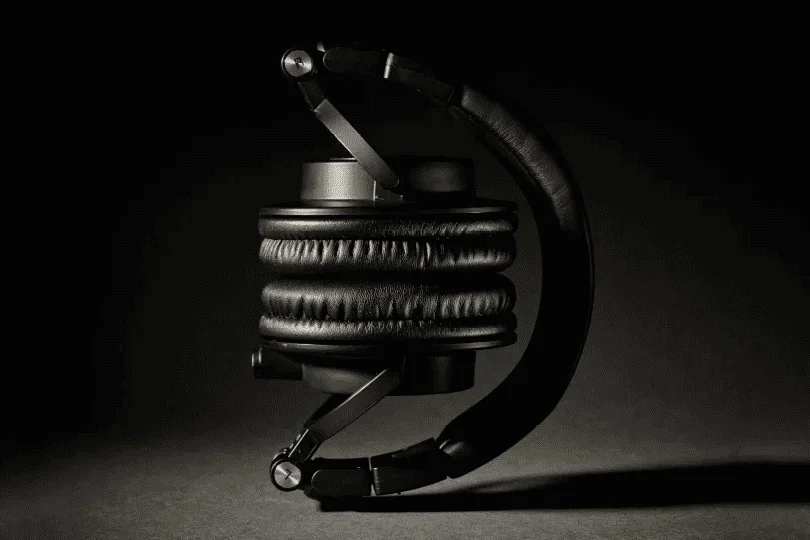 Дизайн и конструкция: классика в чёрном исполнении