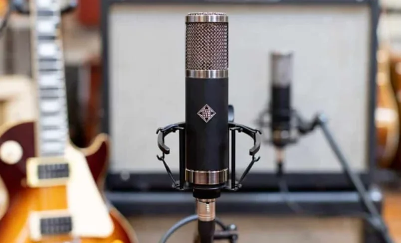 Telefunken M82 Black