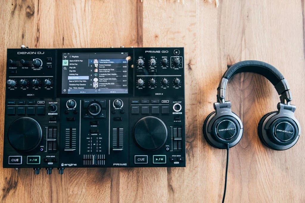DENON DJ PRIME GO.jpg