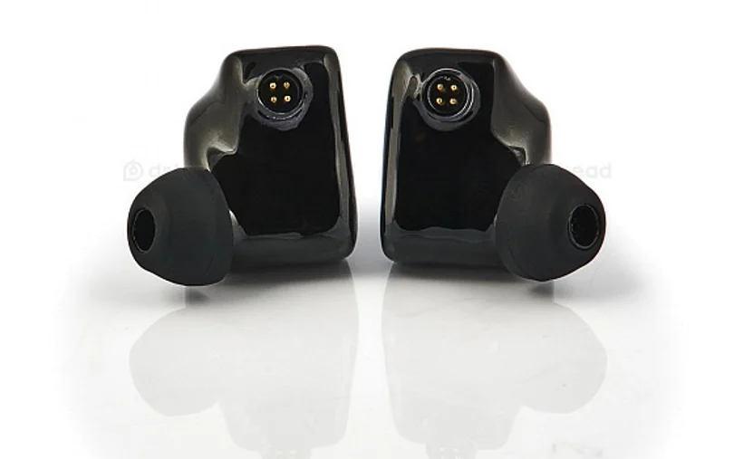 JH Audio Roxanne Universal Black.jpg