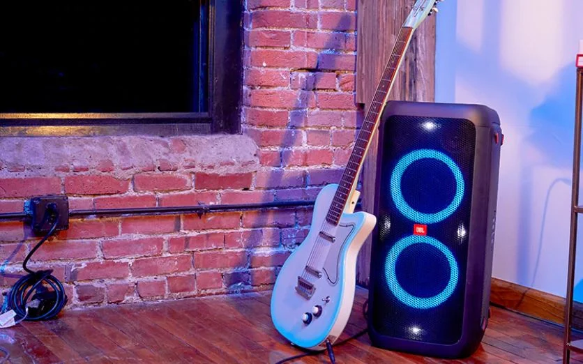 JBL PARTYBOX 200 И JBL PARTYBOX 300