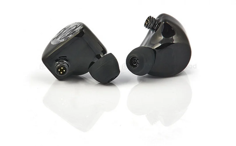 JH Audio Roxanne Universal Black.jpg