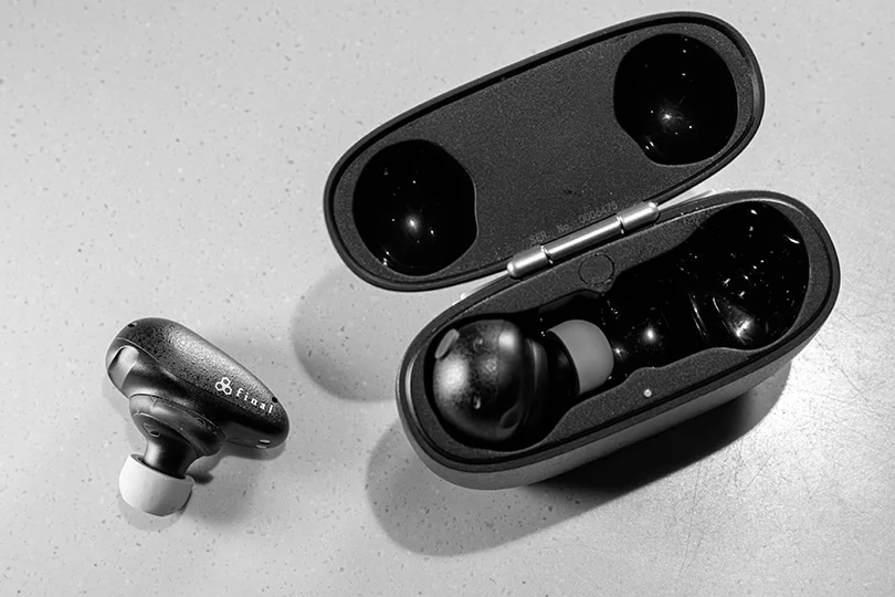 TWS-наушники Final Audio Tonalite Black (2).jpg