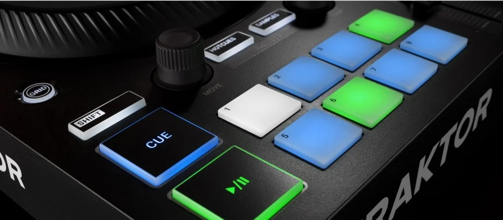 native_instruments_traktor_kontrol_s2_mk3-7_cr.jpg