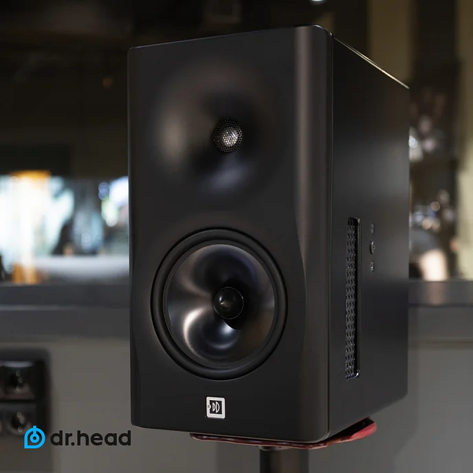 Студийный монитор Dutch & Dutch 8c-Studio Speaker black студийный монитор_УЦ0 - рис.17