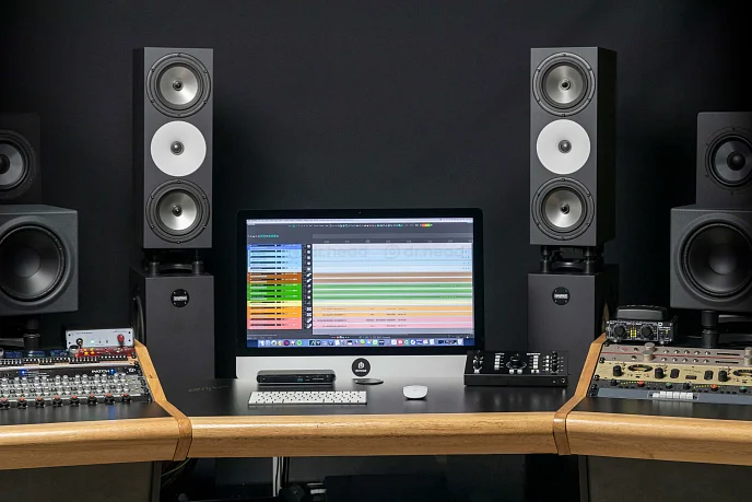 Студийный монитор Amphion Two18 Black пассивный студийный монитор Уценка - рис.23