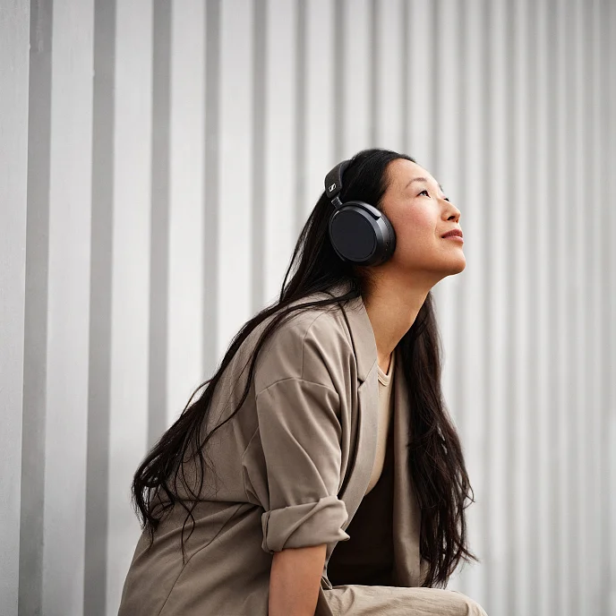 Беспроводные наушники Sennheiser Momentum 4 Wireless Black - рис.10