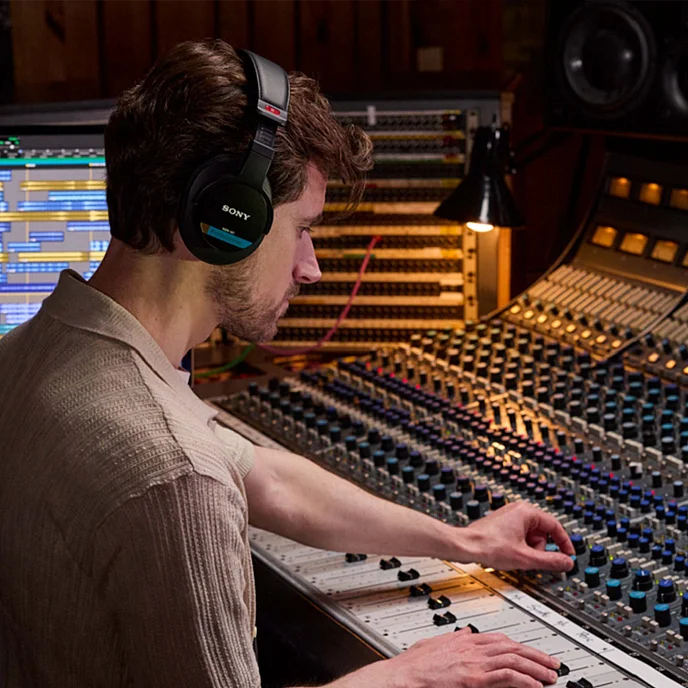 Наушники мониторные Sony MDR-M1 Black - рис.13