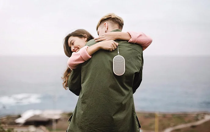 Портативная колонка Bang & Olufsen Beoplay P2 Sand Stone - рис.6