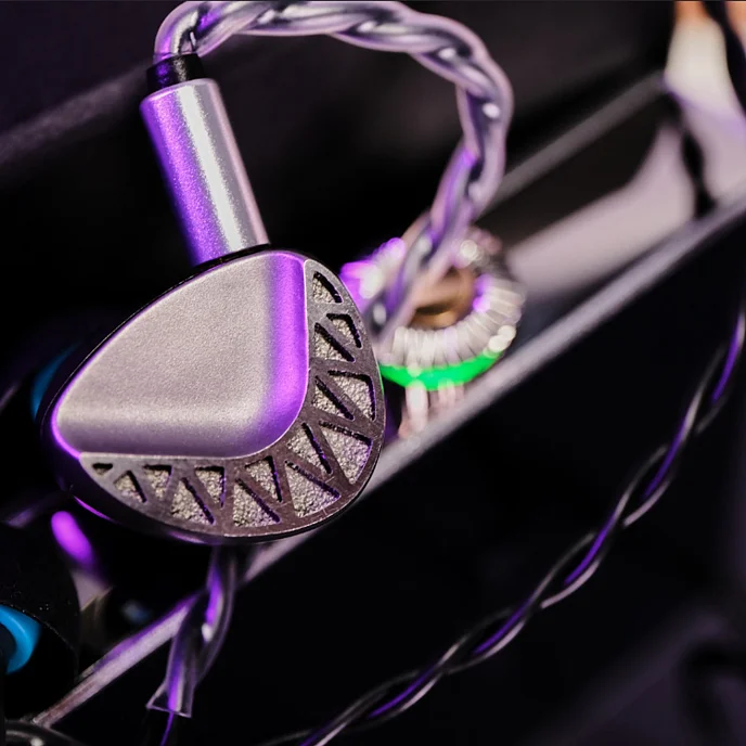 High End наушники Unique Melody Maven II Titanium - рис.8