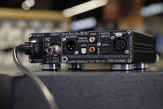 Тактовый генератор Lake People DAT RS-05 Black - рис.10