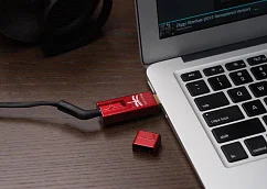 Усилитель-ЦАП для наушников AudioQuest DragonFly Red