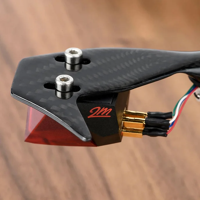 Проигрыватель винила Pro-Ject Debut E Carbon (2M Red UNI) High Gloss Black - рис.1