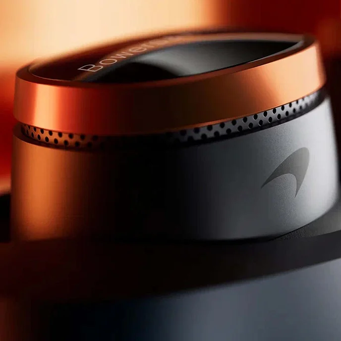 Беспроводные наушники Bowers & Wilkins Pi8 McLaren Edition Galvanic Grey/Papaya Orange - рис.10
