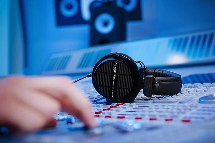 Наушники мониторные Beyerdynamic DT 990 PRO Black Limited Edition / 80 ohm - рис.3