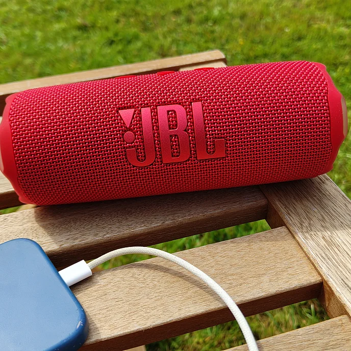 Портативная колонка JBL Flip 7 Red - рис.6