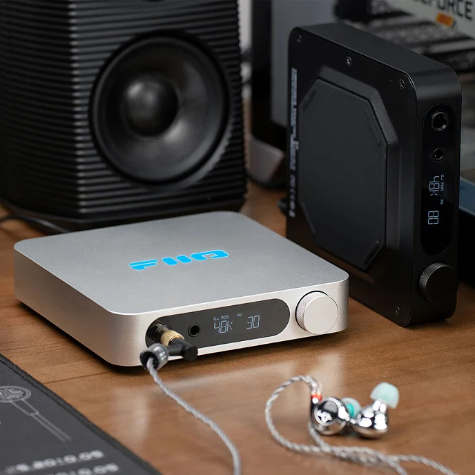 Усилитель для наушников с ЦАП FiiO K11 Silver - рис.12