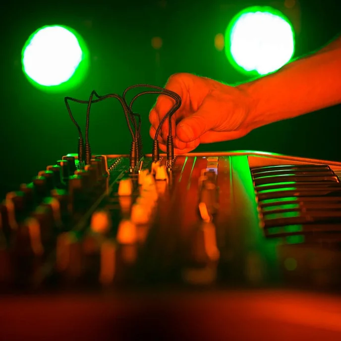 Синтезатор Arturia MiniBrute 2 - рис.4