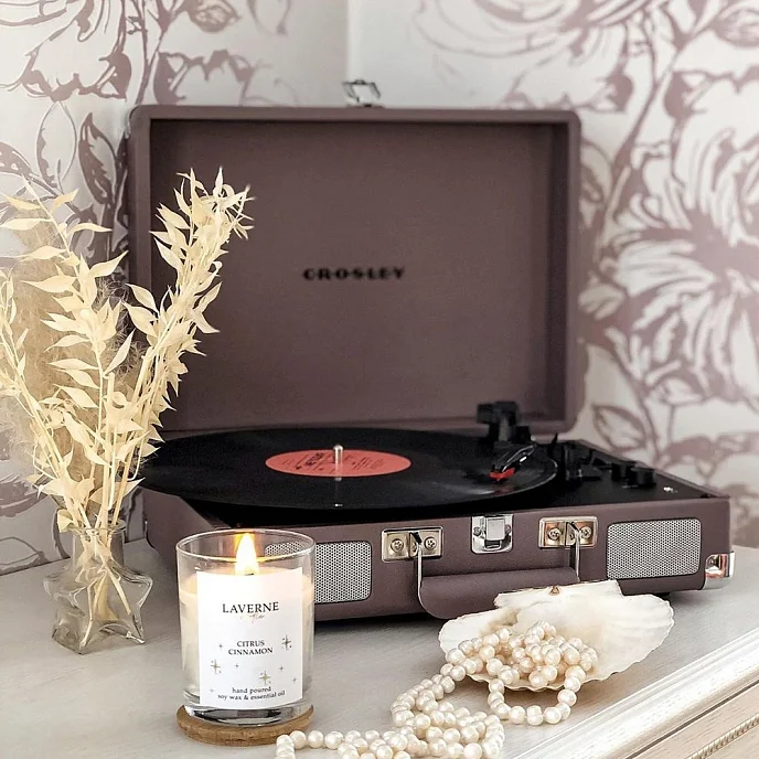 Проигрыватель винила Crosley Cruiser Deluxe Purple Ash - рис.6