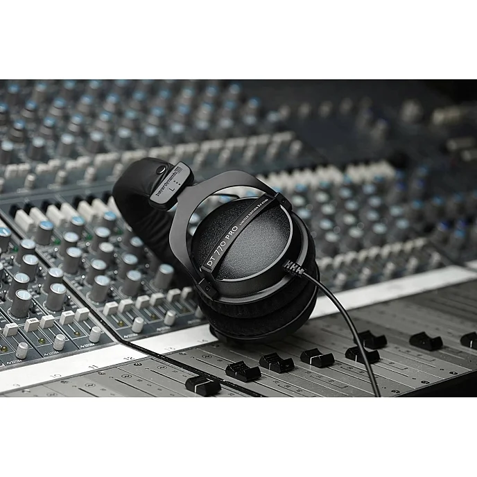Наушники мониторные Beyerdynamic DT 770 PRO Black Limited Edition / 80 Ohm - рис.6