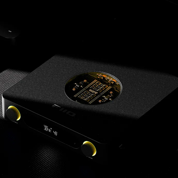 Усилитель для наушников с ЦАП FiiO K13 R2R Silver - рис.5