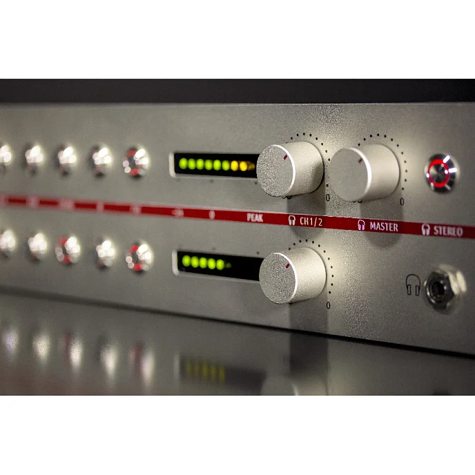 Микрофонный предусилитель Neumann V 402 - рис.4