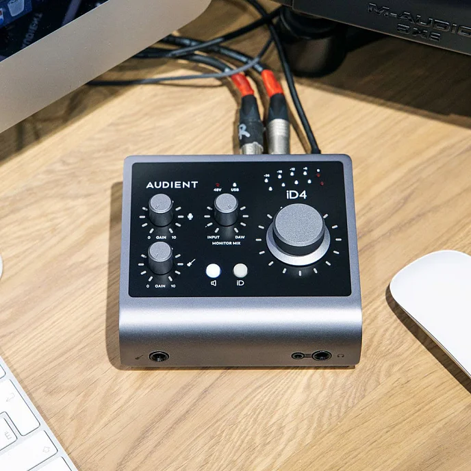 Купить аудиоинтерфейс Audient iD4 MKII Black по цене от Купить аудиоинтерфейс Audient iD4 MKII Black по цене от