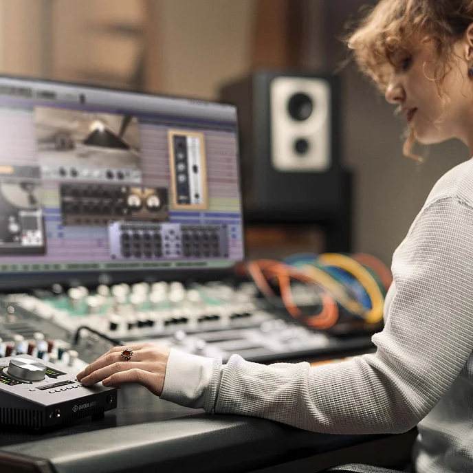 Аудиоинтерфейс Universal Audio Apollo Twin X QUAD Gen 2 Essentials+ Edition Silver - рис.4