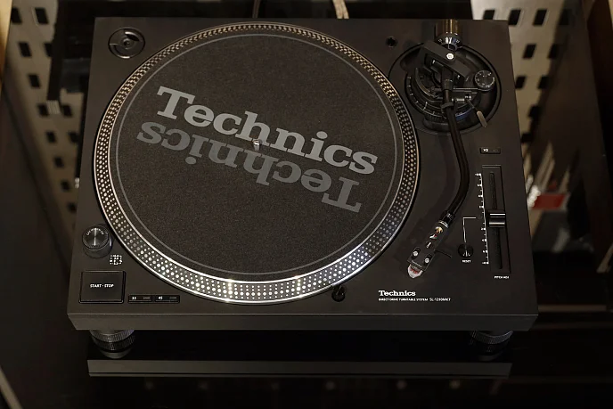 Проигрыватель винила Technics SL-1210MK7EE Black - рис.1