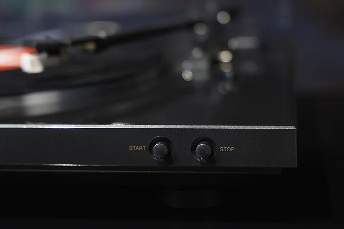 Проигрыватель винила Denon DP-300F Black - рис.2