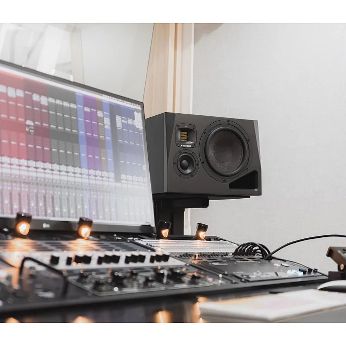 Студийный монитор ADAM AUDIO A8H Right - рис.3