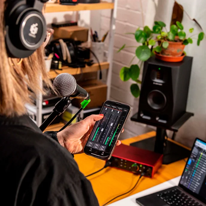 Аудиоинтерфейс Focusrite Scarlett 18i16 4th Gen Red - рис.5