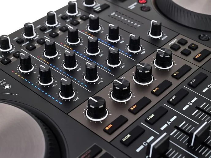 DJ-контроллер Native Instruments Traktor Kontrol S4 MK3 - рис.9