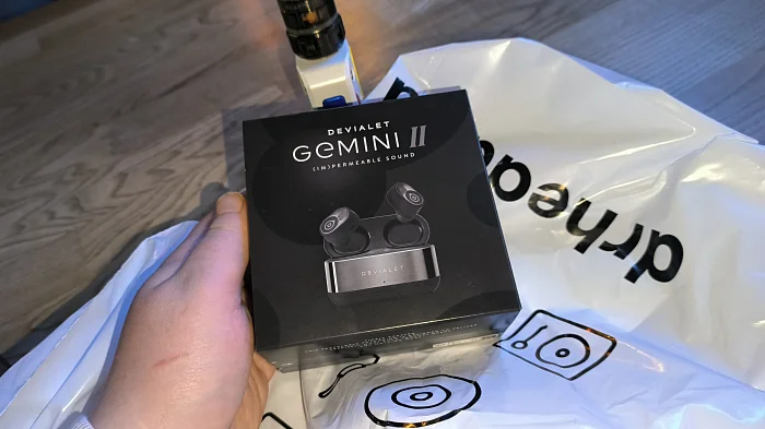 Наушники Devialet Gemini II Opera De Paris купить в Москве Наушники Devialet Gemini II Opera De Paris купить в Москве