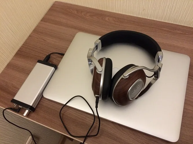 Накладные наушники Denon AH-MM400 купить в Москве, цена 38990 руб