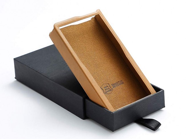 Чехол для плеера Questyle Leather Case Light Brown - рис.3
