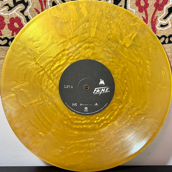 Виниловая пластинка Maluma – F.A.M.E. (Limited Edition Gold) 2LP - рис.2
